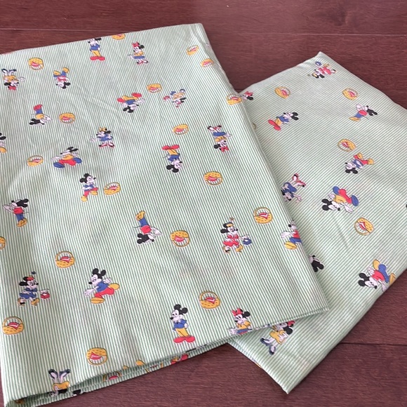 Vintage Mickey Mouse Crib and Flat Sheet - Picture 3 of 4